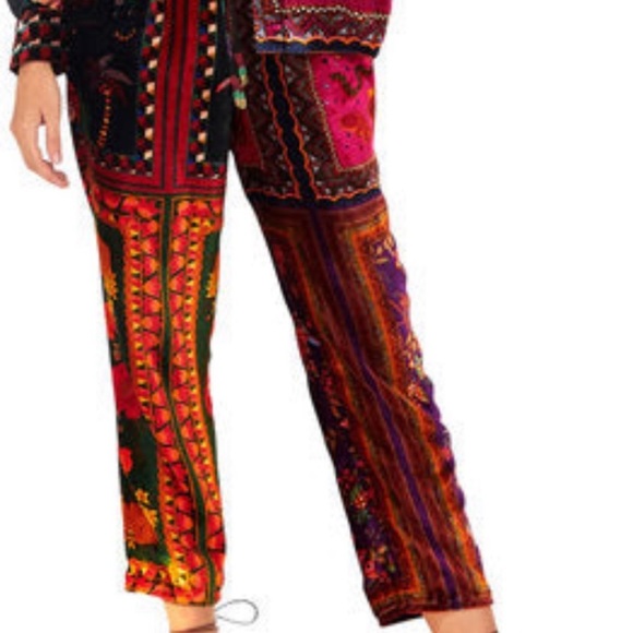 NWT FARM Rio Mixed Scarves Velvet 2 piece button down and jogger set - Picture 4 of 8